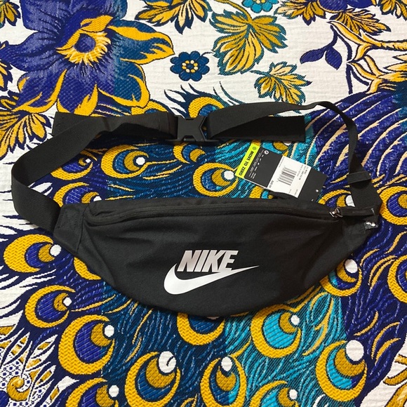 Nike Other - NIKE Belt Pouch